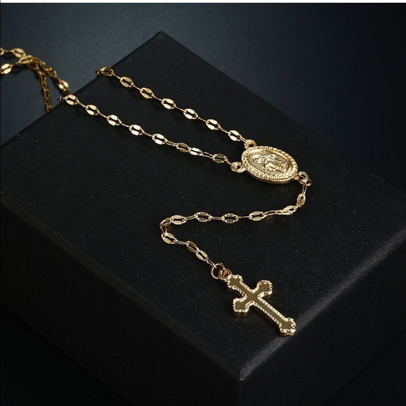 Beautiful The Virgin Mary Necklace w/ Crucifix - Picture 2 of 4